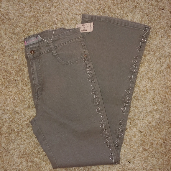 NWT Grey Jewled Boot cut Jeans ✨ - Picture 4 of 6